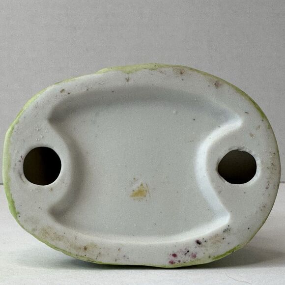 Young Maiden Girl w/Cow Ceramic Figurine Red/Green/White Unbranded Vintage Farm - Picture 5 of 9